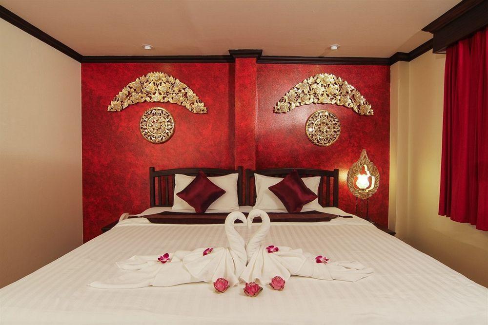 Pl Guesthouse Patong Exterior photo