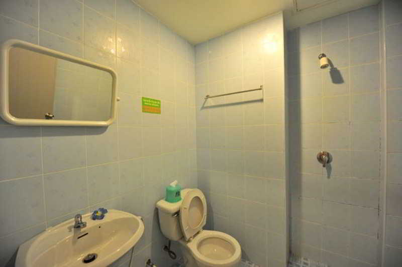 Pl Guesthouse Patong Exterior photo