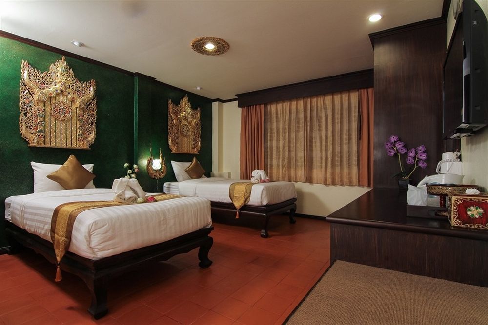 Pl Guesthouse Patong Exterior photo