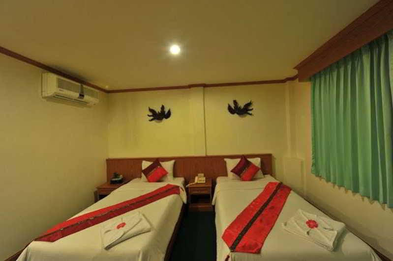 Pl Guesthouse Patong Exterior photo